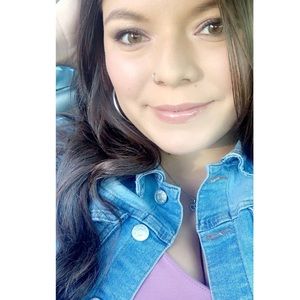 Meet your Posher, Kendra